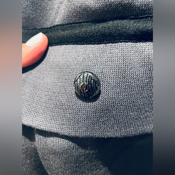 Ming Wang Gray and Gray knee length elegant medium dress 22” pit & 37” length - Picture 6 of 9